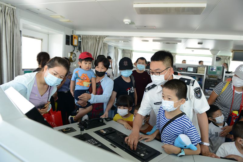 省执法总队：关心下一代成长，同心共筑海洋强国梦